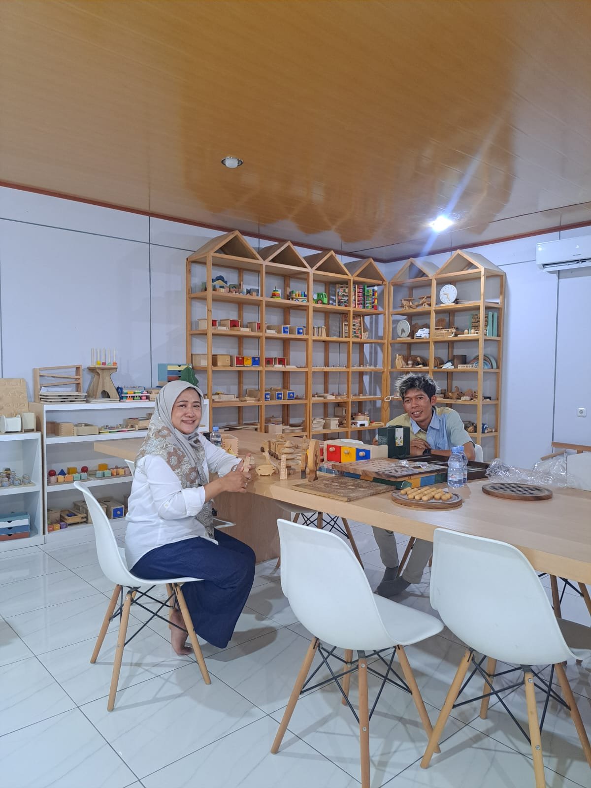 Natural wood material for sustainable toys